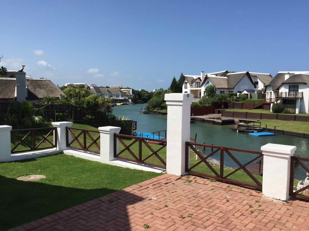 Thatch House On The Canals Villa St Francis Bay Exterior photo